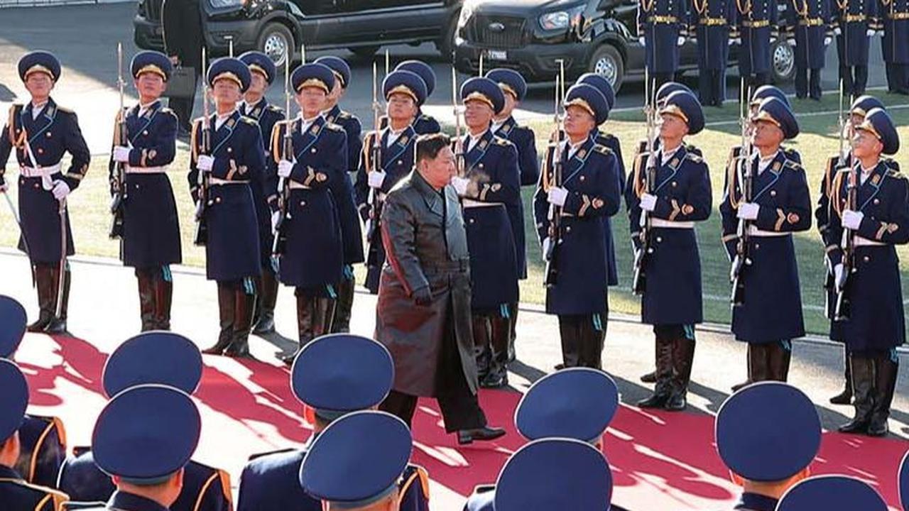 Pyongyang sebelumnya telah bersumpah untuk mengerahkan angkatan bersenjata yang lebih kuat dan persenjataan baru di sepanjang perbatasannya dengan Korea Selatan.