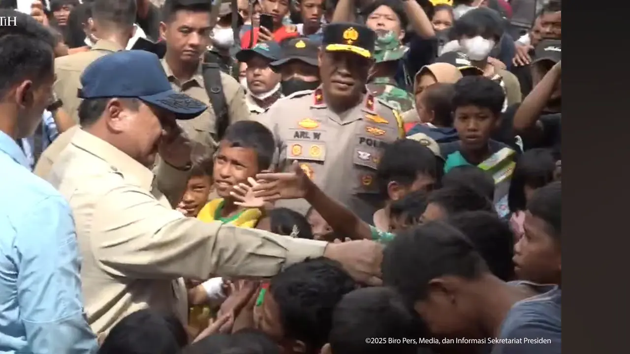 Ini yang Langsung Dilakukan Prabowo Saat Kunjungi Aceh Tamiang