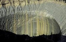 Ilmuwan Pecahkan Misteri Mengapa Tiba-Tiba Muncul Kawah Aneh Sedalam 50 Meter di Siberia
