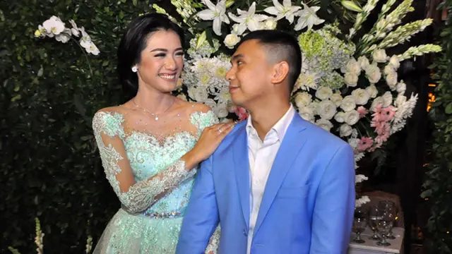 [Bintang] Raditya Dika Lamar Anissa Aziza