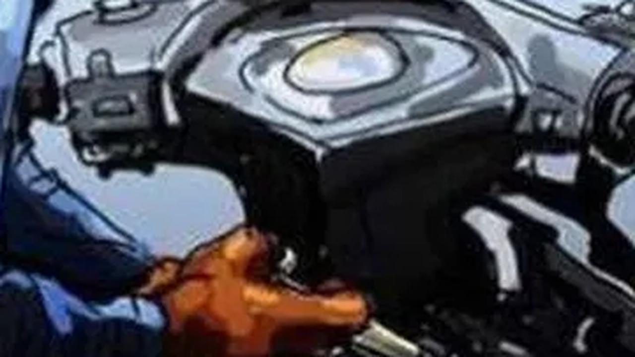 Mereka menargetkan sepeda motor matik karena lebih mudah dicuri. Kurang dari dua menit, kendaraan itu sudah bisa dibawa kabur. Selain itu, motor jenis ini juga mudah dijual karena banyak peminatnya.