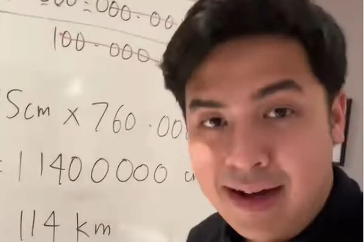 Potret Jerome Polin menghitung banyaknya uang Rp 76 Miliar (Sumber: Instagram/jeromepolin)