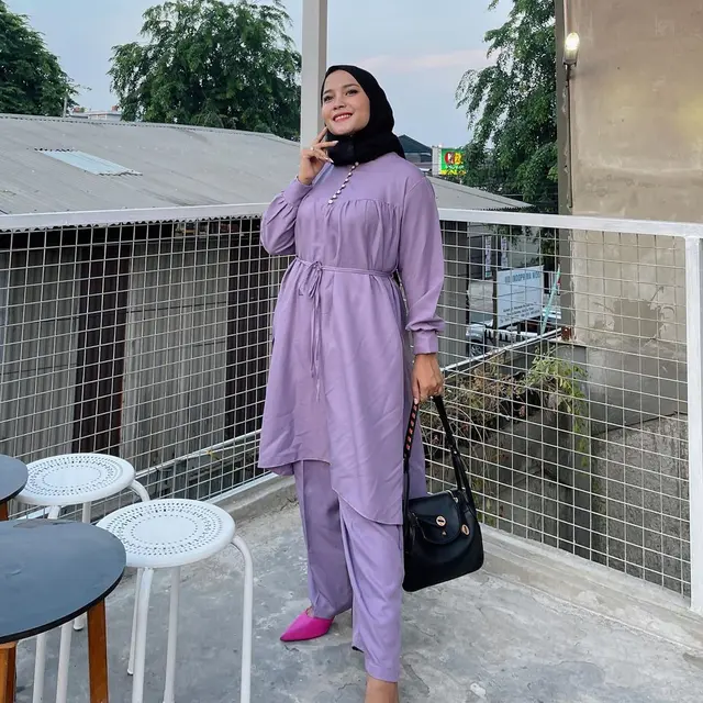 Elly Sugigi Adopsi Anak, Ini 6 Potret Ocha Piliang Putri Angkatnya