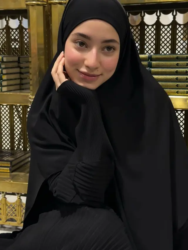 5 Potret Ameera Khan Pacar Jefri Nichol saat Tampil Berhijab, Pesona Kecantikan Alami (credit: instagram/littlemisskhan).