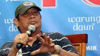 Tenaga ahli Puslitbang Polri, Hermawan Sulistyo membahas kejadian teror yang terjadi di Sarinah (14/1/2016), di Jakarta (16/1/2016). Ia mengatakan, efek bom cukup besar meski jenis bom berdaya ledak rendah. (Liputan6.com/Helmi Fithriansyah)