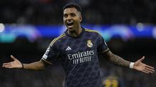 Selebrasi striker Real Madrid, Rodrygo setelah mencetak gol ke gawang Manchester City pada laga leg kedua perempatfinal Liga Champions 2023/2024 di Etihad Stadium, Manchester, Rabu (18/4/2024). (AP Photo/Dave Shopland)