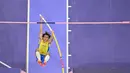 Duplantis memecahkan rekor dunia di Olimpiade usai mempertajam catatan rekor dunianya yang sebelumnya melakukan lompatan setinggi 6,24 meter pada 2023 lalu. (Antonin THUILLIER / AFP)