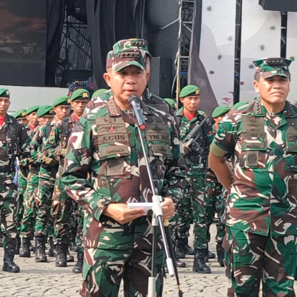 Panglima TNI Jenderal TNI Agus Subiyanto di Monumen Nasional (Monas), Jakarta.