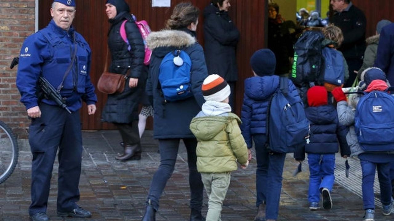 Waspada teror, sekolah di Belgia dijaga ketat polisi