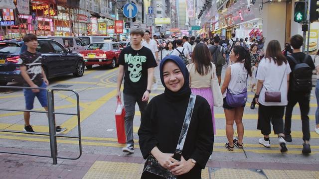 Begini Potret Cantik Nissa Sabyan Saat Tak Pakai Kacamata