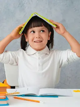 Beberapa tips sederhana untuk membuat anak fokus saat belajar. (foto: jcomp/freepik)