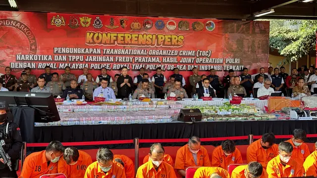 Bareskrim Polri membongkar sindikat narkoba internasional kelas kakap jaringan Fredy Pratama.