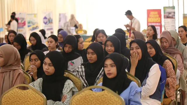 Roadshow Cek Fakta