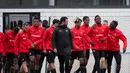 Para pemain Rennes tiba untuk mengambil bagian dalam sesi latihan di pusat pelatihan Piverdiere di Rennes, Prancis barat (23/11/2020). Rennes akan bertanding melawan Chelsea pada Grup E Liga Champions di Roazhon Park. (AFP/Loic Venance)