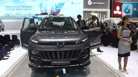 Both Wuling menghadirkan mobil terbaru New Almaz RS pada pameran otomotif Gaikindo Indonesia International Auto Show (GIIAS) 2023 di ICE BSD, Tangerang, Kamis (10/8/2023). (Liputan6.com/Angga Yuniar)