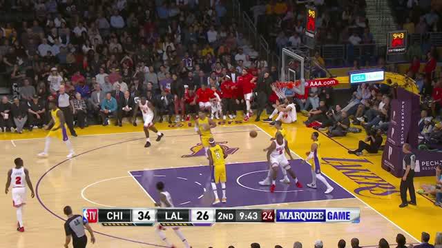 Los Angeles Lakers mengalahkan Chicago Bulls dengan skor 103-94 dalam lanjutan pertandingan NBA 2017-2018.