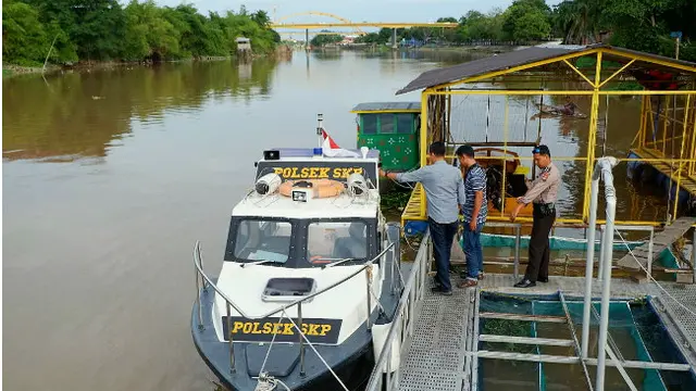 Buaya Penunggu Sungai Siak Muncul
