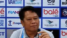 Isenmulang Kalteng FC harus menelan kekalahan 0-4 dari Arema FC. Usai laga, Mundari Karya menyoroti sejumlah kendala yang dihadapi tim, mulai dari pengurangan poin hingga dampak karhutla.