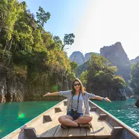 Ilustrasi wanita sedang menikmati liburan (pexels.com)