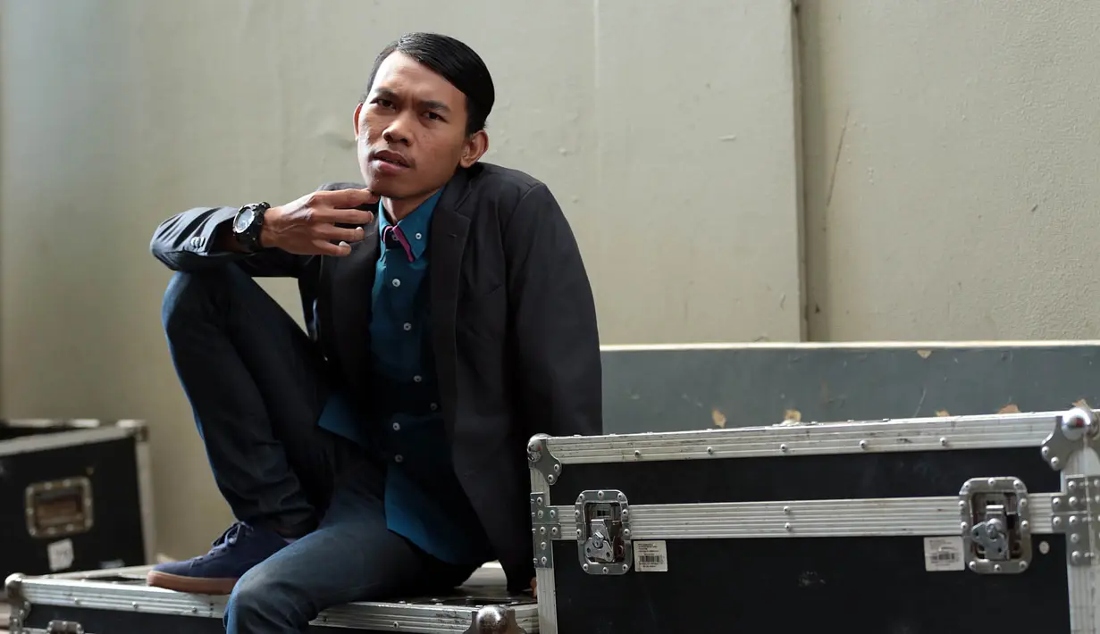 Cemen, pemilik nama asli Chrismanto Eka Prastio  yang merupakan pemenang Stand Up Comedy (SUCA) 1 ini sekarang sudah dikenal masyarakat luas. Ia juga sudah mulai meraih kesuksesan di ranah hiburan ini. (Deki Prayoga/Bintang.com)