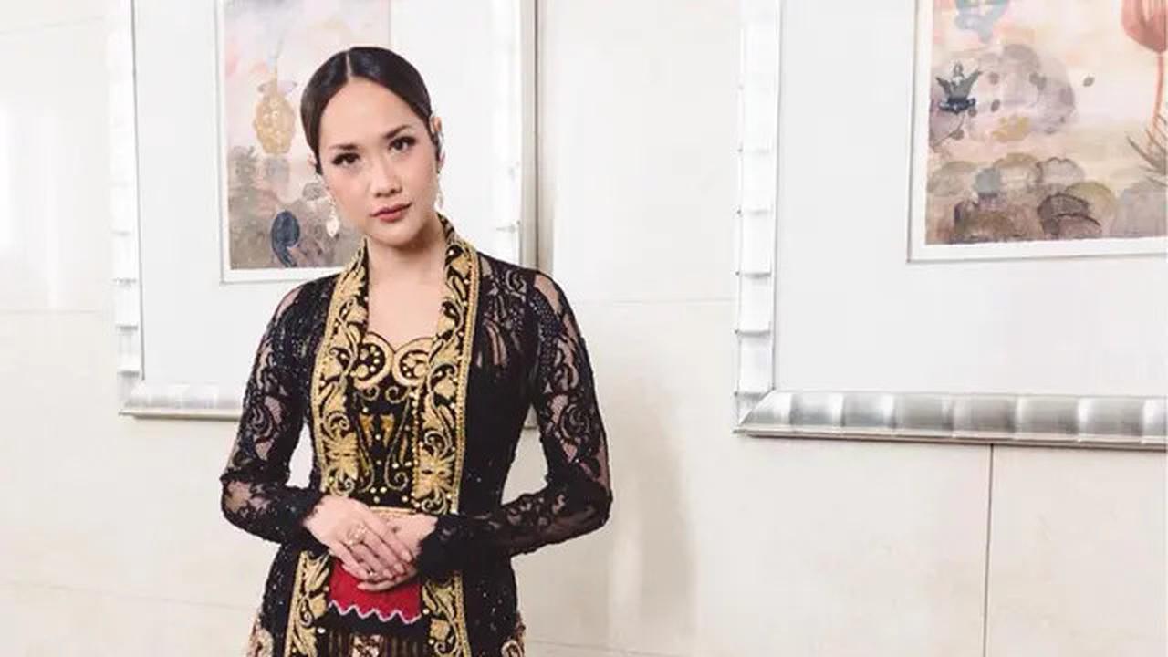 Model Kebaya Modern Pilihan BCL, Inspirasi Gaya Wanita Anggun dan Berkelas di Usia 40an