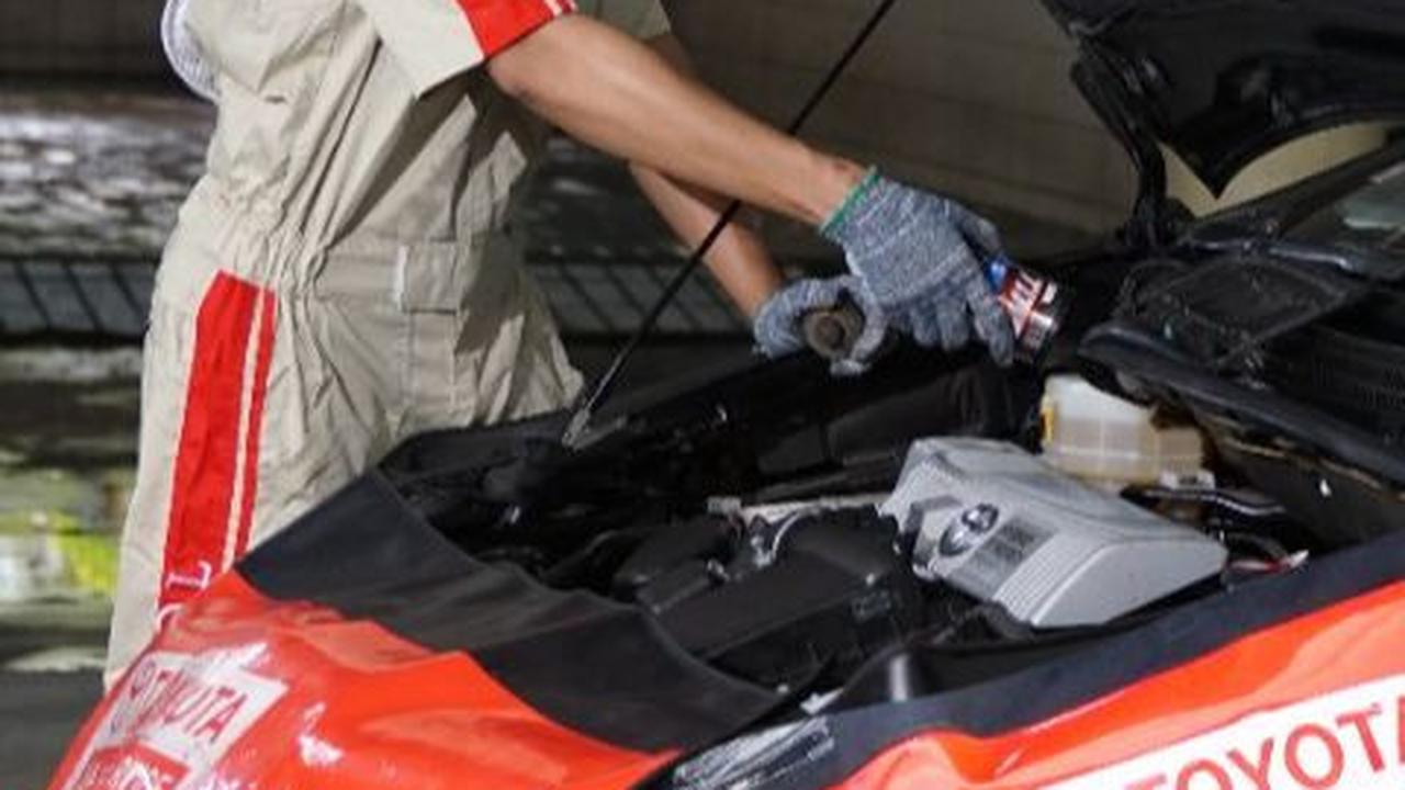 Cairan kendaraan lainnya termasuk Radiator Coolant