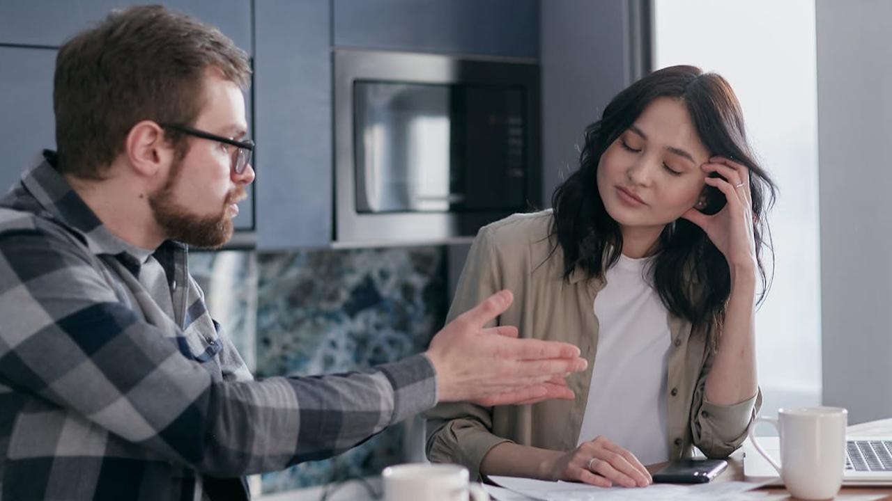 Mengenal Anxious Attachment Style: Gaya Hubungan yang Rentan Bikin Cemas, Ini Penjelasannya!