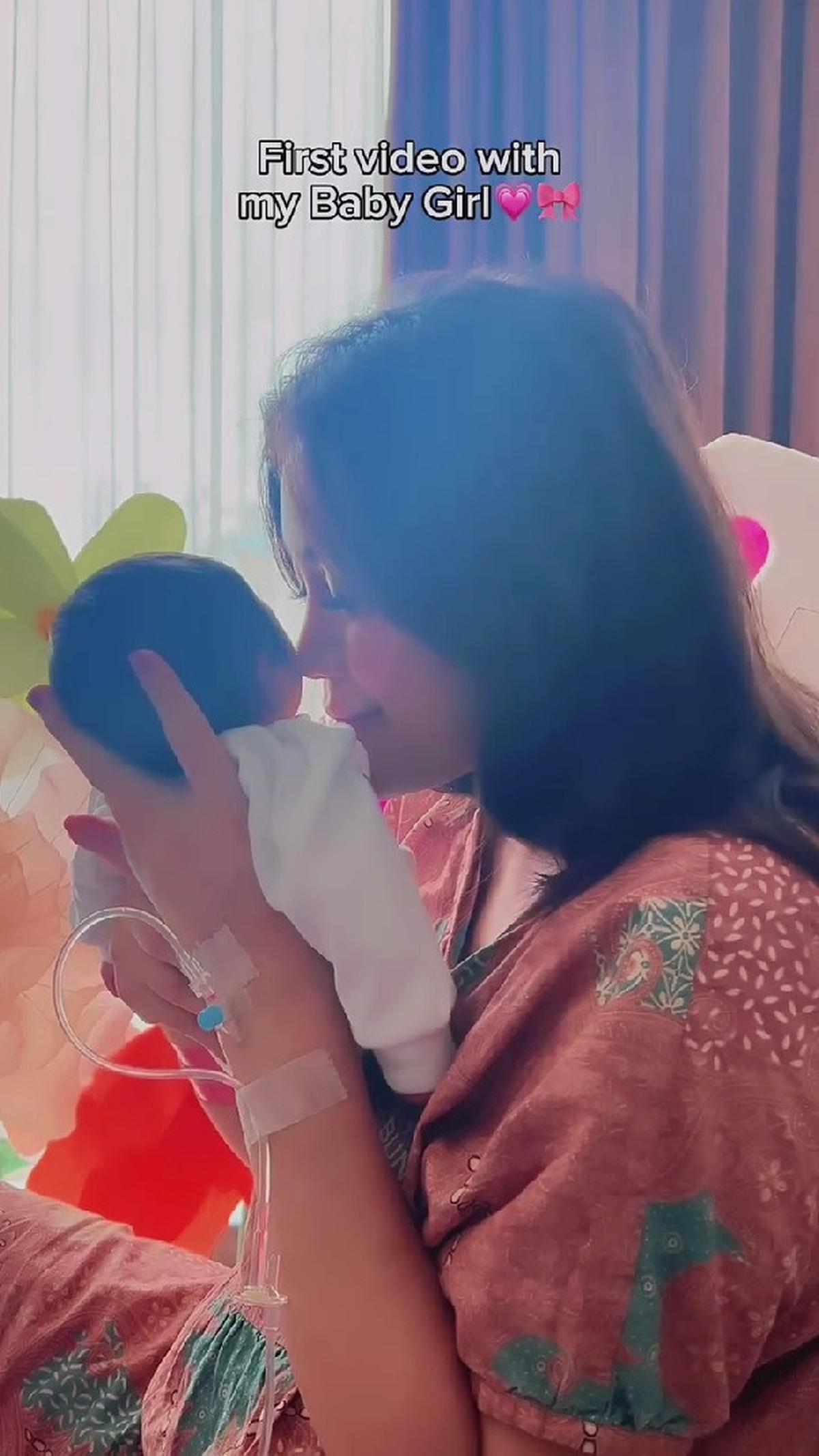 Jessica Iskandar Bagikan Video Pertama Bareng Anak Perempuannya, Aura Bahagianya Terpancar