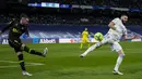 Catatan lain menunjukkan bahwa Real Madrid mampu membuat 36 tembakan dan sembilan diantaranya tepat sasaran. Seharusnya Karim Benzema dkk mampu menang mudah. Namun, ketangguhan Jeremias Ledesma benar-benar menjadi tembok tebal di gawang Cadiz. (AP/Bernat Armangue)