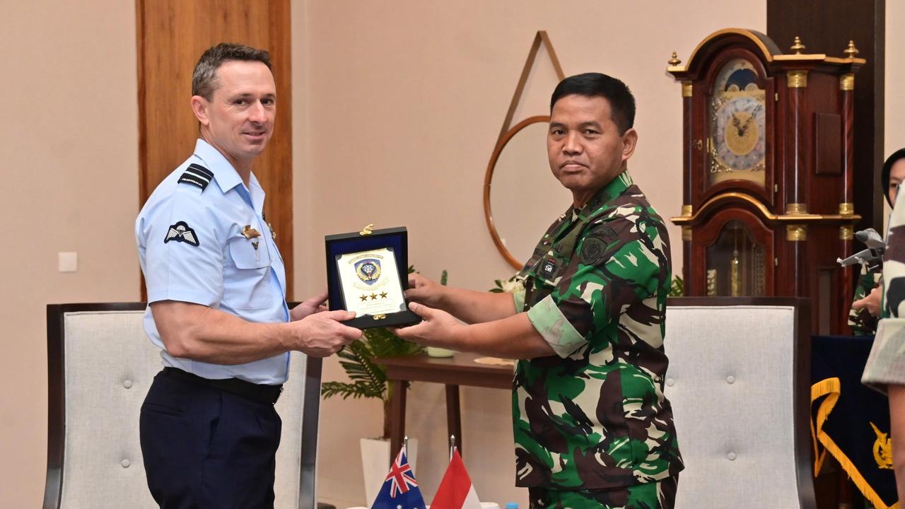 FOTO: Kaskoopsudnas Terima Kunjungan Kehormatan Air Commander Australia