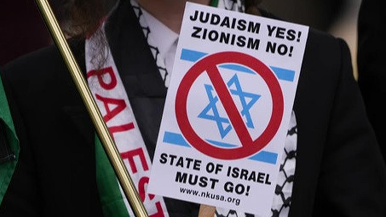 Protes anti-perang Gaza di luar Gedung Capitol, Amerika Serikat (AS), pada Rabu (25/7/2024) berlangsung saat PM Israel Benjamin Netanyahu berpidato di hadapan Kongres AS.