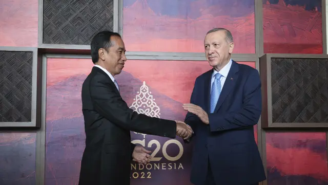 Saat Presiden Turki Recep Tayyip Erdogan Tiba untuk Menghadiri KTT G20 di Bali