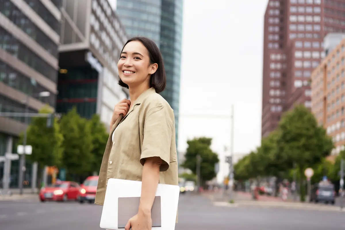 perempuan cantik dan cerdas