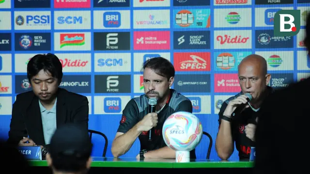 Pelatih Madura United, Head Coach Mairicio F De Souza (kanan)