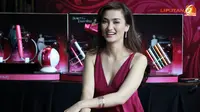 Atiqah Hasiholan: Badan Saya Nggak Ada yang Palsu!