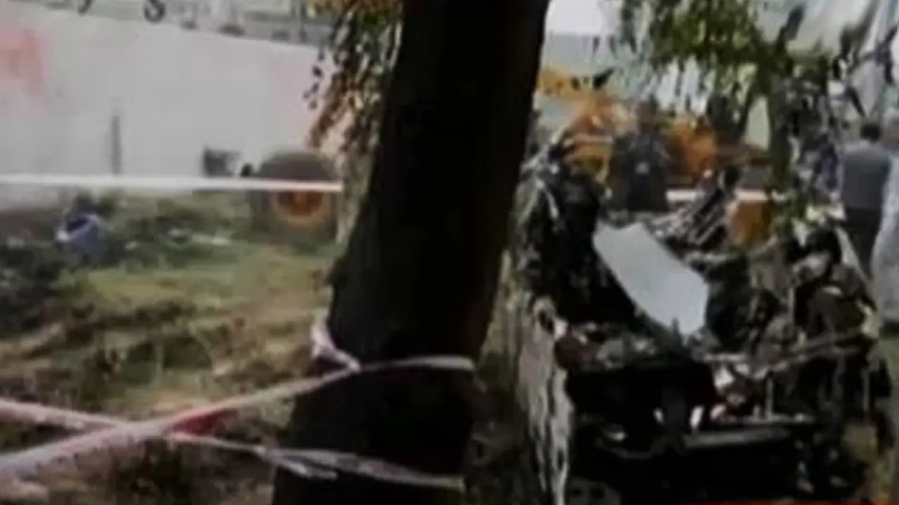 VIDEO: Pesawat Paramiliter India Jatuh, 10 Penumpang Tewas