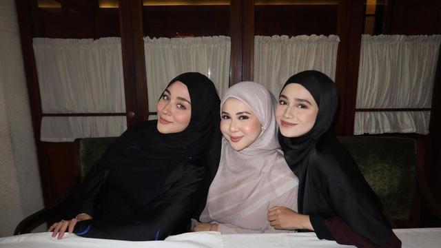 7 Potret El Rumi Hadiri Kajian Bareng Syifa Hadju Ini Tuai Sorotan ...