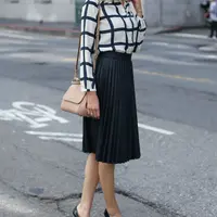 Outfit ternyaman untuk ke kantor. (via: purewow.com)