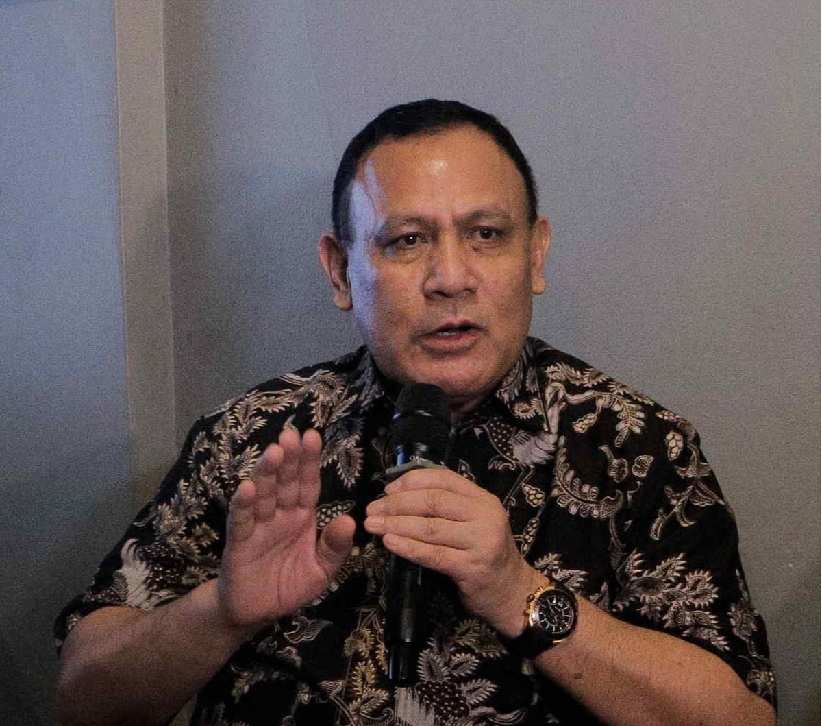 "Saya mohon kepada bapak Presiden berkenan menerima permohonan kami," Firli menambahkan.
