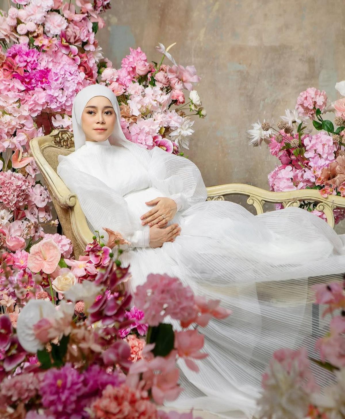 Potret Sederhana Maternity Shoot Lesti Kejora, Aksi Baby Levian Curi Fokus