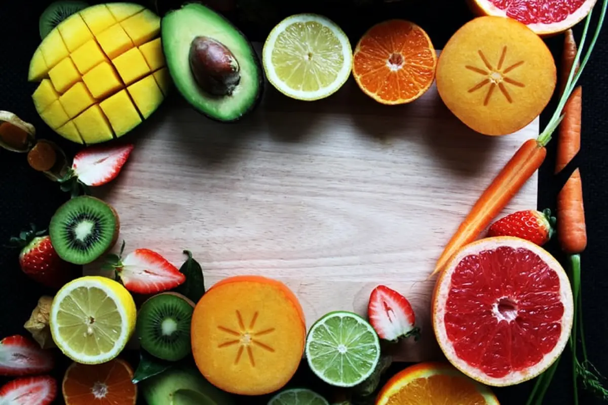 Ilustrasi buah dan sayur untu pola diet eat cleaning