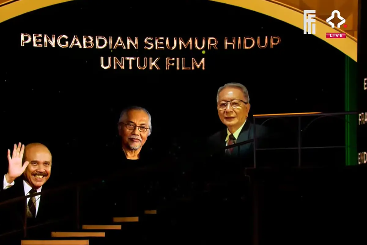 El Manik, Franki Raden, dan Hendrick Gozali Raih Penghargaan Seumur Hidup di FFI 2025. (YouTube/ Festival Film Indonesia)