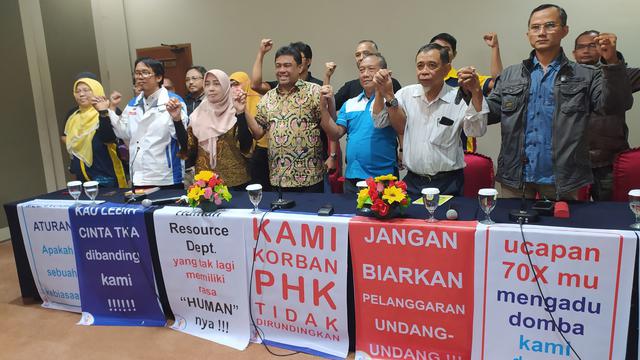 Konfederasi Serikat Pekerja Indonesia (KSPI) melakukan konferensi pers kasus Pemutusan Hubungan Kerja (PHK) massal 677 karyawan PT Indosat Tbk (ISAT).