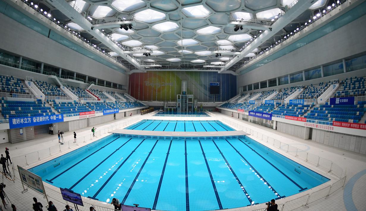 Foto pada 28 Juli 2020 menunjukkan "Water Cube", tempat penyelenggaraan kompetisi renang yang ikonik pada Olimpiade Beijing 2008. Kini disebut "Ice Cube", gelanggang ini telah menjadi arena bergengsi untuk penyelenggaraan pertandingan curling di ibu kota China. (Xinhua/Zhang Chenlin)
