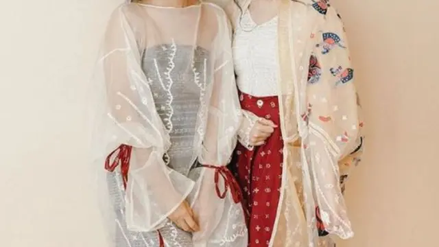 Rara Sekar dan Isyana Sarasvati (Foto: Instagram/@rarasekar)