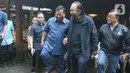 Ketua Umum Partai Gerindra Prabowo Subianto dan Ketua Umum Partai NasDem Surya Paloh bersiap melakukan konferensi pers usai menggelar pertemuan di Padepokan Garuda Yaksa, Hambalang, Bogor, Minggu (5/3/2023). Prabowo Subianto mengatakan, membahas Pemilu 2024 saat bertemu dengan Surya Paloh di kediamannya. (merdeka.com/Arie Basuki)
