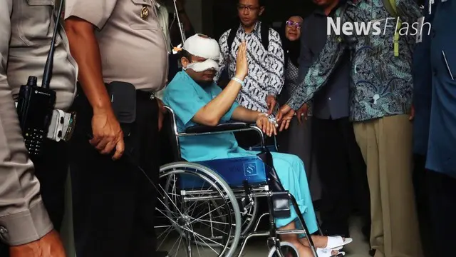 Penyidik senior Komisi Pemberantasan Korupsi (KPK) Novel Baswedan dipindahkan dari Rumah Sakit Mata Jakarta Eye Center (JEC), ke Rumah Sakit Singapura hari ini