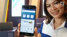 Model menunjukkan aplikasi mobile ACC.ONE saat peluncuran di Jakarta, Jumat,(8/2). Astra Credit Companies (ACC) meluncurkan aplikasi mobile ACC.ONE dengan konsep one stop shopping yang memberikan kemudahan bagi pelanggan. (Liputan6.com/HO/Eko)