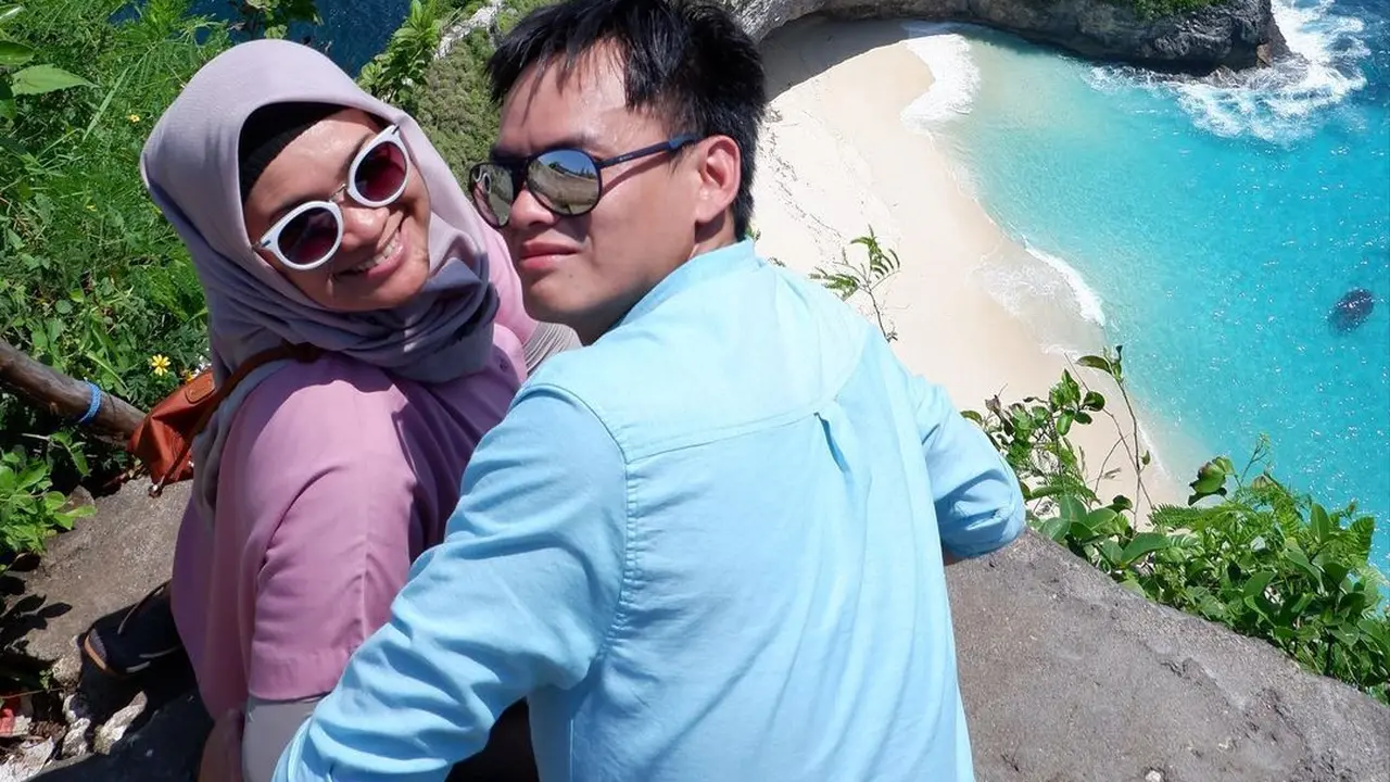 6 Momen Bulan Madu Ikke Nurjanah dan Suami di Bali, Romantis Bak ABG Pacaran
