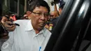 Direktur Jenderal Bina Marga Kementerian PUPR, Hediyanto W Husaini usai di periksa oleh KPK, Jakarta, (1/6). Dirjen Bina Marga diperiksa sebagai saksi pengusutan kasus dugaan suap proyek pembangunan jalan di Kementerian PUPR. (Liputan6.com/Helmi Afandi)
